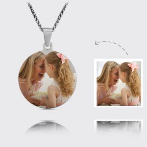 UnusualStandout #16 Personalized Photo Round-Shaped Necklace - Titanium Steel