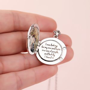 UnusualStandout #218 Personalized Fashion Versatile Pendant Photo Box Necklace